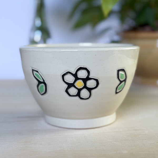 Bowl with Daisies