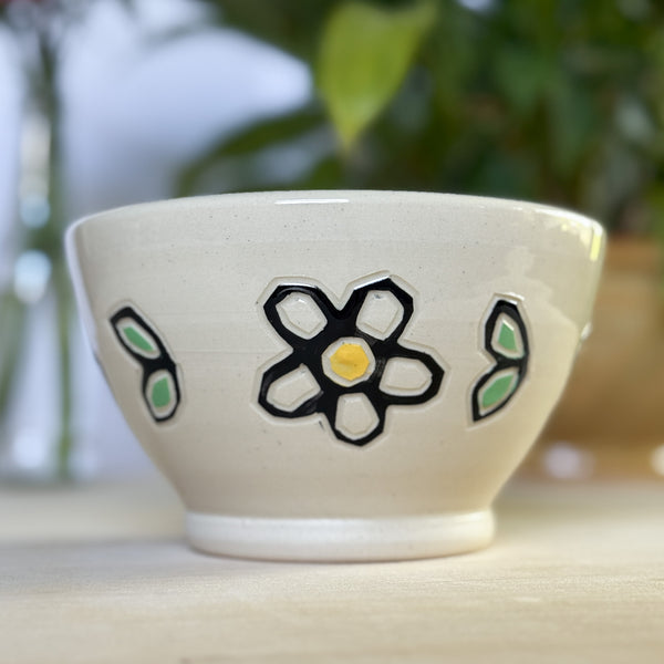 Bowl with Daisies