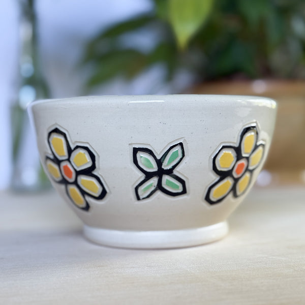 Bowl with Daisies