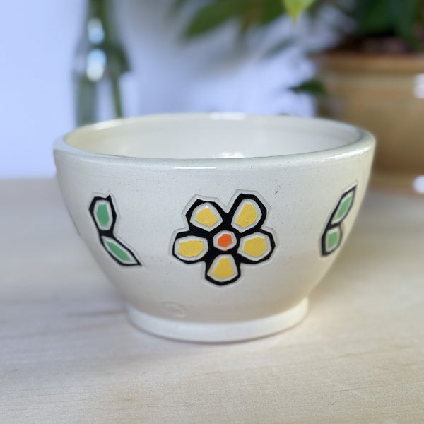 Bowl with Daisies