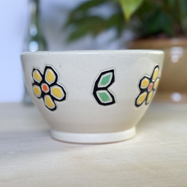 Bowl with Daisies